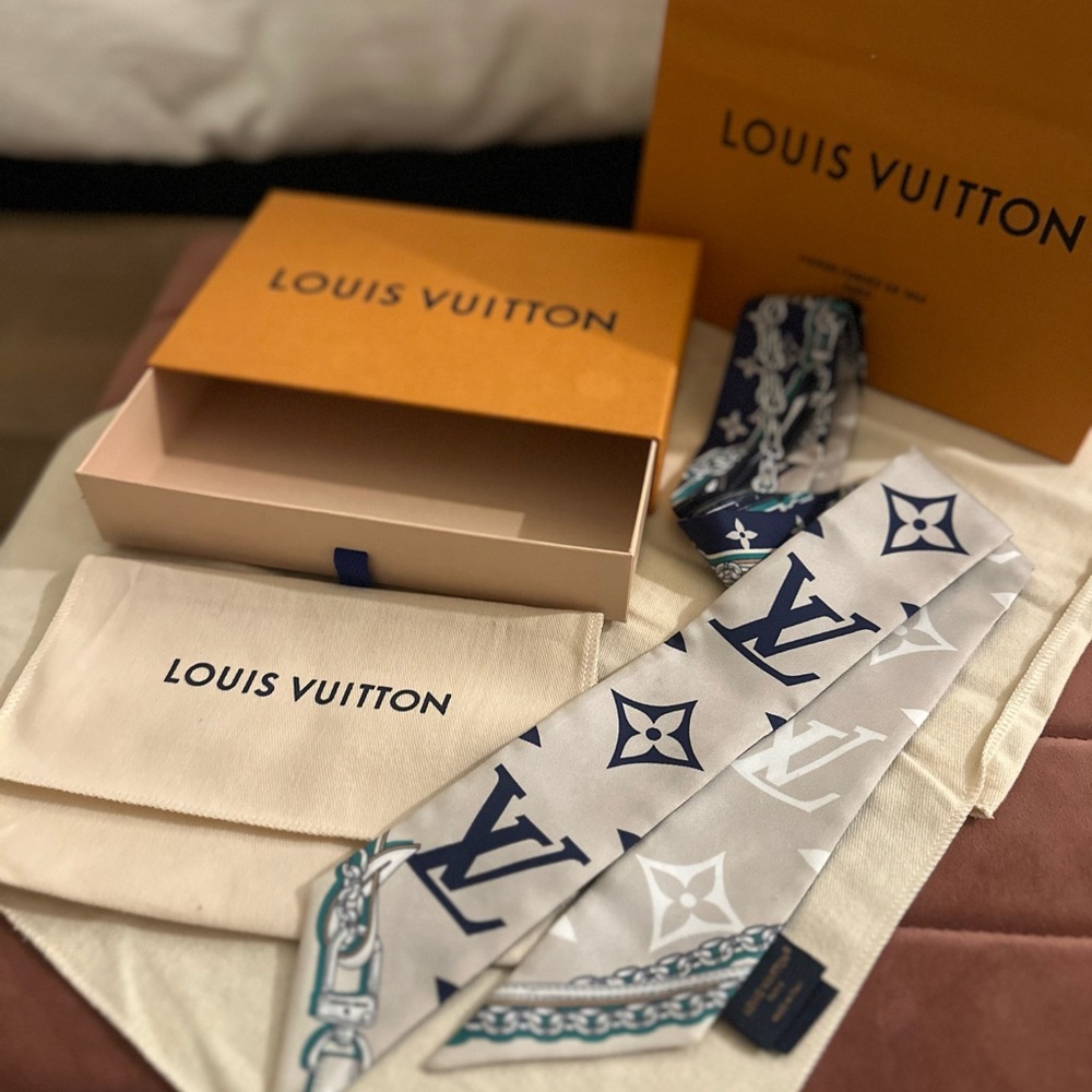 Louis Vuitton Beige and Teal Silk Scarf Twilly